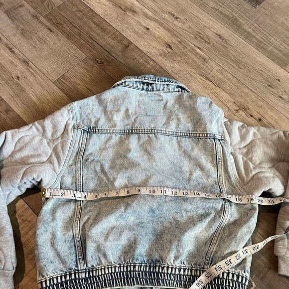 Blank NYC A Piece of Me Denim Hoodie
Jacket size s - Picture 5 of 8
